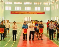 LĐLĐ huyện Nậm Pồ phối hợp tổ chức Giải cầu lông...
