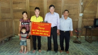 Liên đoàn Lao động tỉnh tặng nhà ở “Mái ấm công đoàn’’ cho đoàn viên công đoàn tại Mường Chà