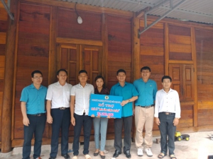 42 LDLD tinh trao 04 mai am cong doan MƯỜNG NHÉ 01