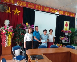 23 25 5 TRAO QUÀ THÁNG CN 01