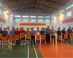 21 GIAI CẦU LÔNG nam po 01