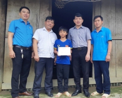 38 TRAO HỖHỌC SINH huyện Mường Chà