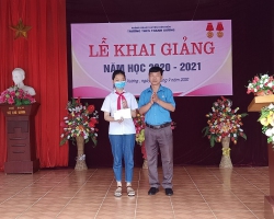42 DỰ KHAI GIẢNG VÀ TRAO HỌC BỔNG