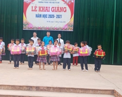 46 trao cap phao và học bổng năm 2020 Mường nhé 01