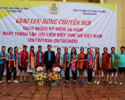 16 CĐCS Cơ quan LDLD tỉnh tổ chức Giao lưu bóng chuyền hơi 01
