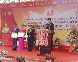 40 DỰ, TRAO BẰNG KHEN muong cha 01