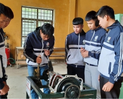 16 Bài Đẩy mạnh các phong trào thi đua 01