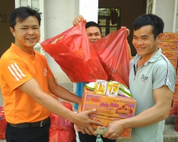 47 tin bài trao quà Cao su 03