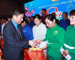 33 Quan tâm chăm lo đời sống của đoàn viên, người lao động