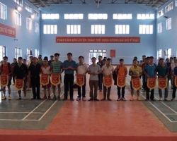 37  HUYỆN NẬM PỒ TỔ CHỨC GIẢI CẦU LÔNG CÁN BỘ CNVC 01
