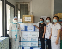 67 Trao hỗ trợ covid LĐLĐ Thành Phố 02