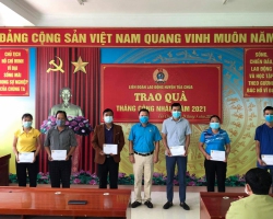 83 TIN TRAO QUÀ THÁNG CÔNG NHÂN 2021 tủa chùa 01