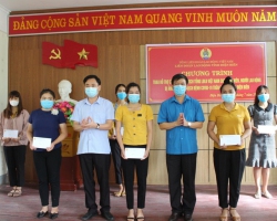 LĐLĐ Điện Biên Hỗ trợ 298 triệu đồng 02