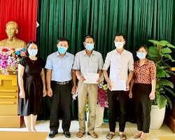 44 TIN trao qua co vit 19 thị xã Mường Lay 01