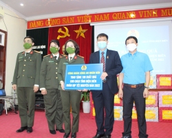 40 bài Các cấp Công đoàn Điện Biên nỗ lực chăm lo Tết 01