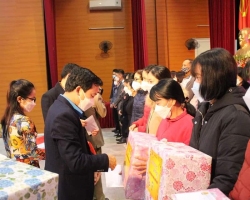 51 Liên đoàn Lao động huyện Điện Biên Trao 50 suất quà 02