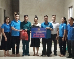 36 LIÊN ĐOÀN LAO ĐỘNG TỈNH TRAO NHÀ 02