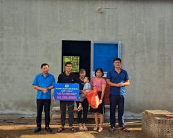 38 LĐLĐ tỉnh Điện Biên trao 200 triệu đồng hỗ trợ làm nhà Nam po 04