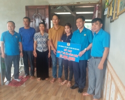 LIÊN ĐOÀN HUYỆN NẬM PỒ HỖ TRỢ LÀM NHÀ Ở " MÁI ẤM...