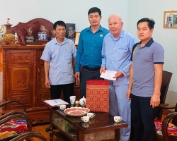 LĐLĐ Thành phố Điện Biên Phủ tổ chức thăm hỏi,...