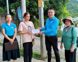 25 7 Mường Chà THĂM HỎI GD ĐOÀN VIÊN BỊ ẢNH HƯỞNG DO MƯA LŨ 04