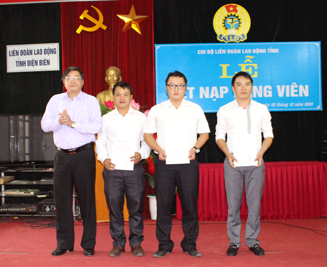 LDLD tỉnh kết nạp 03 Đảng viên mới 1
