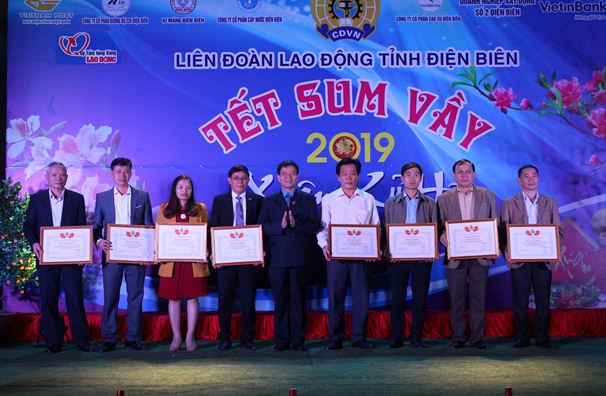 11 TIN TẾT SUM VẦY ĐIỆN BIÊN 02