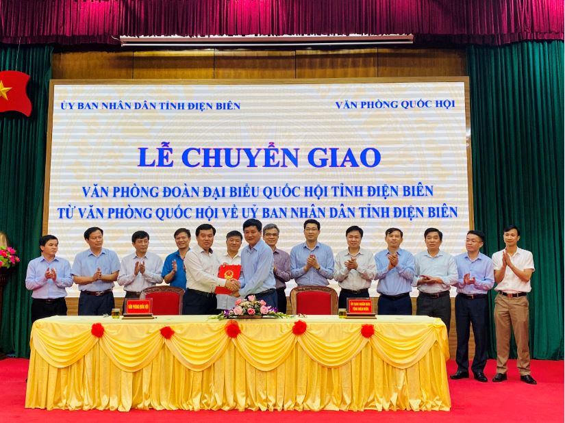 18 Tin chuyển giao đoàn viên CĐCS VP Quốc hội tỉnh 2021 01