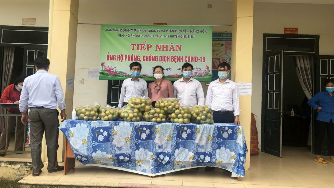 58 10 11 Các cấp CĐ huyện Điện Biên tham gia ủng hộ 04