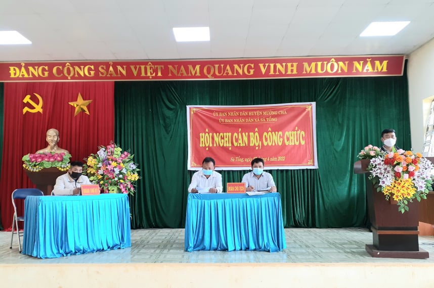 14 Tin HỘI NGHỊ CB, CC,VC XÃ SÁ TỔNG 01