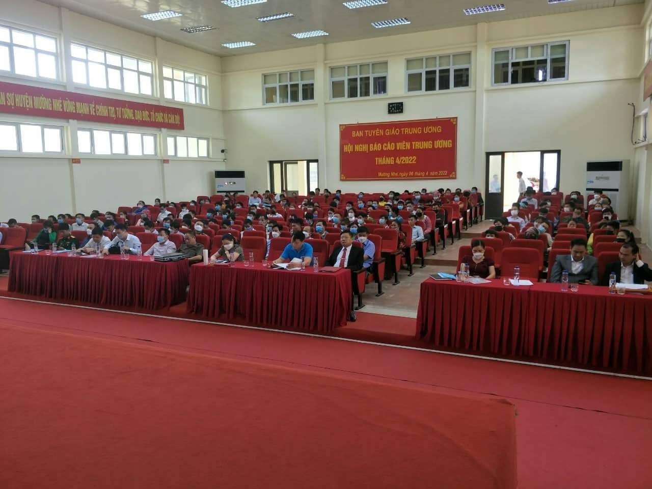 24 TIN TO CHUC HOI NGHỊ NGUOI LAO ĐÔNG CÔNG TY CAO SU 01