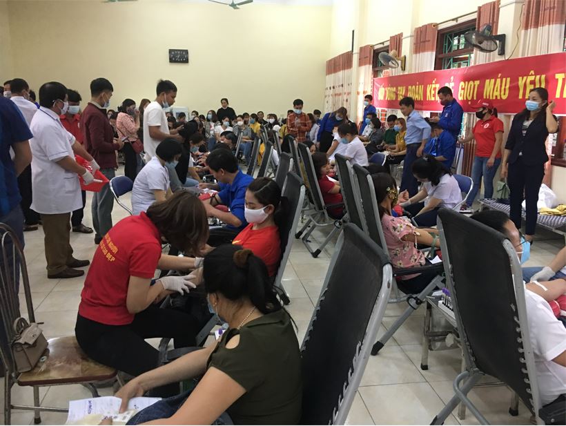32 Tin CNVCLĐ huyện Điện Biên tham gia hiến máu tình nguyện
