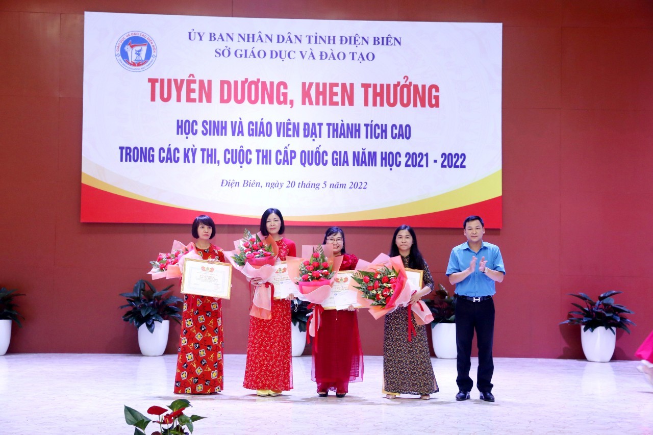 50 tin Trao bằng khen HS gioi quoc gia