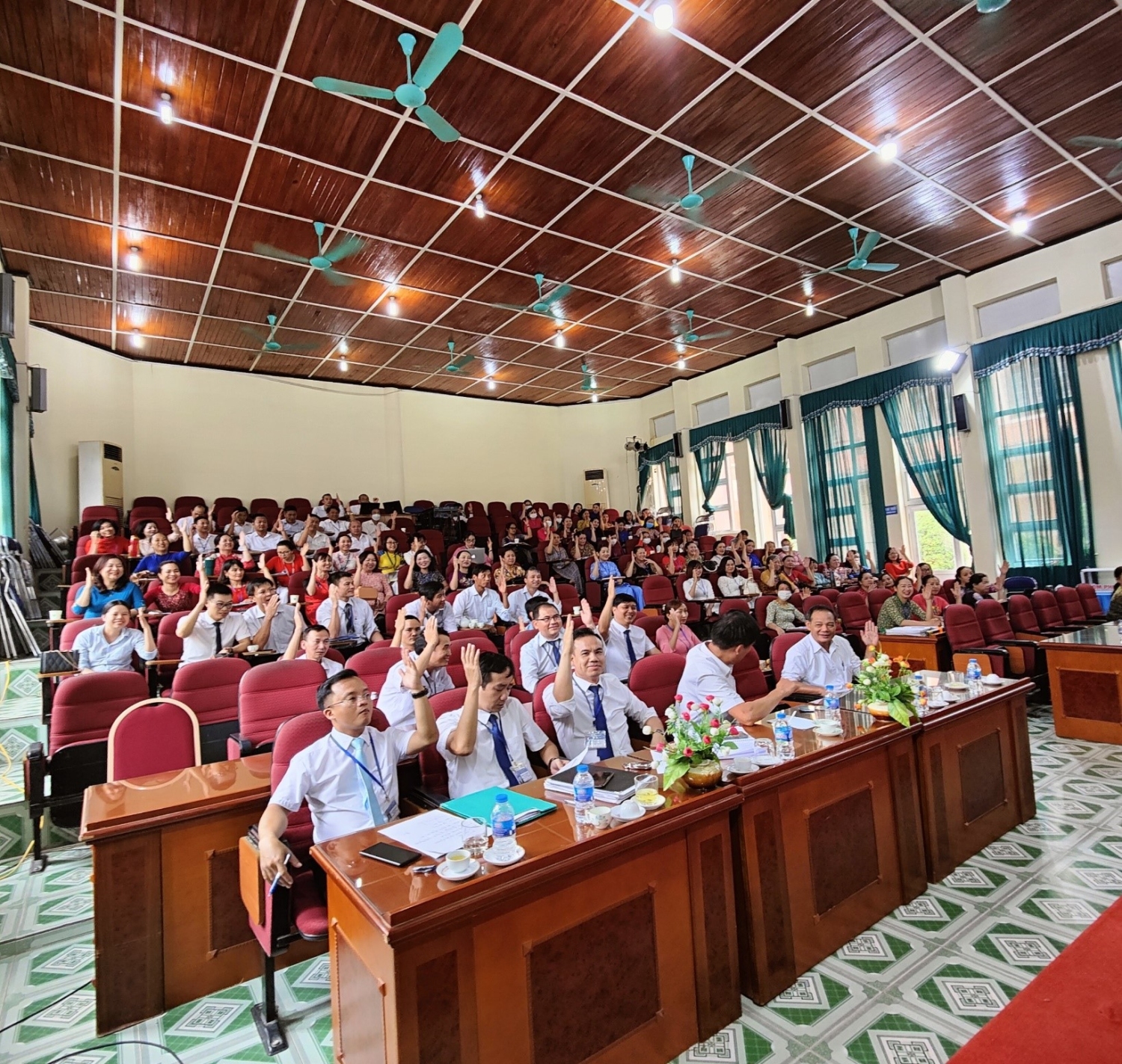 43 Tin hội nghị viên chức gửi LĐ 04