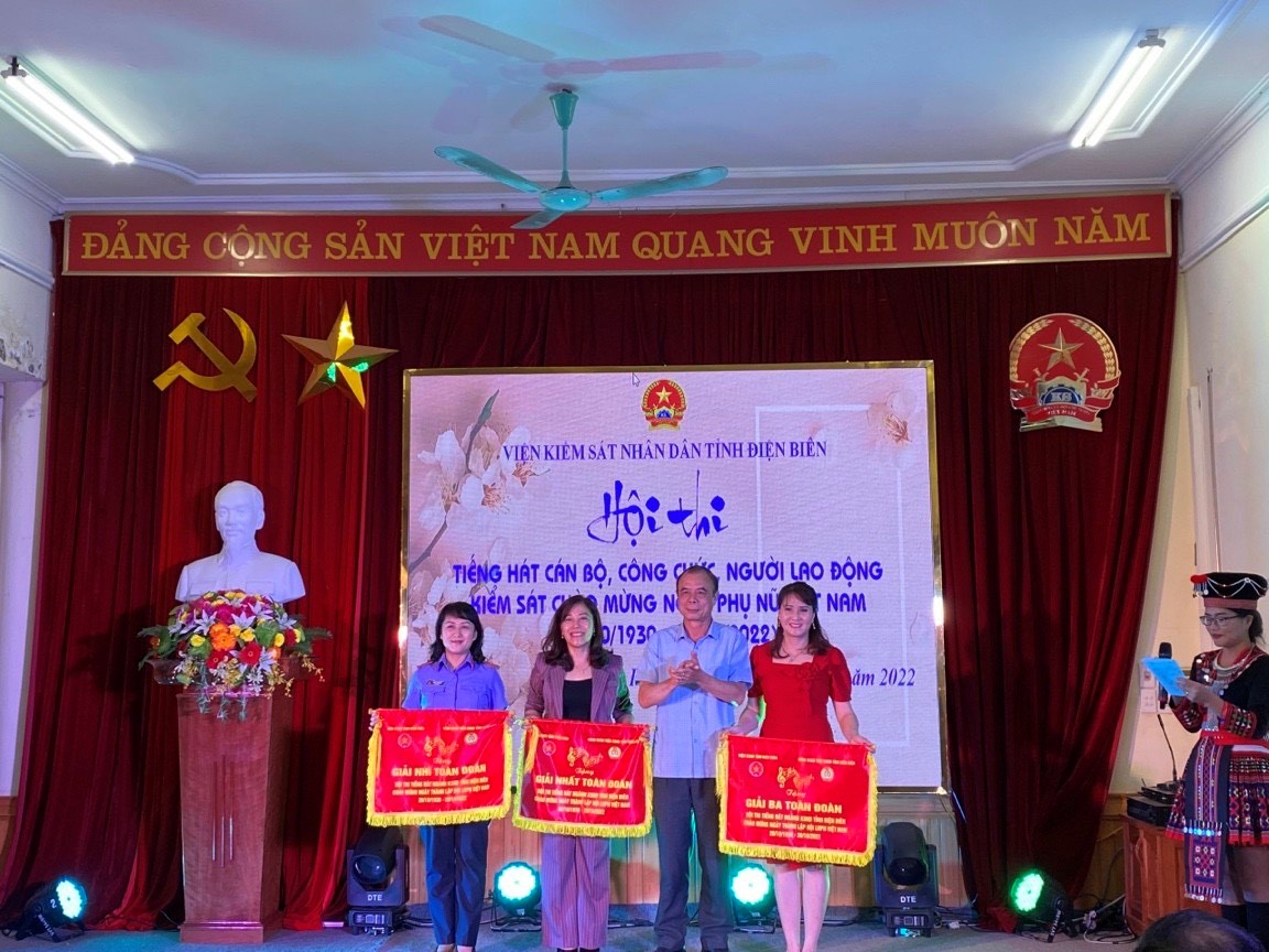 15 BÀI VỀ NGÀY 20 10 03