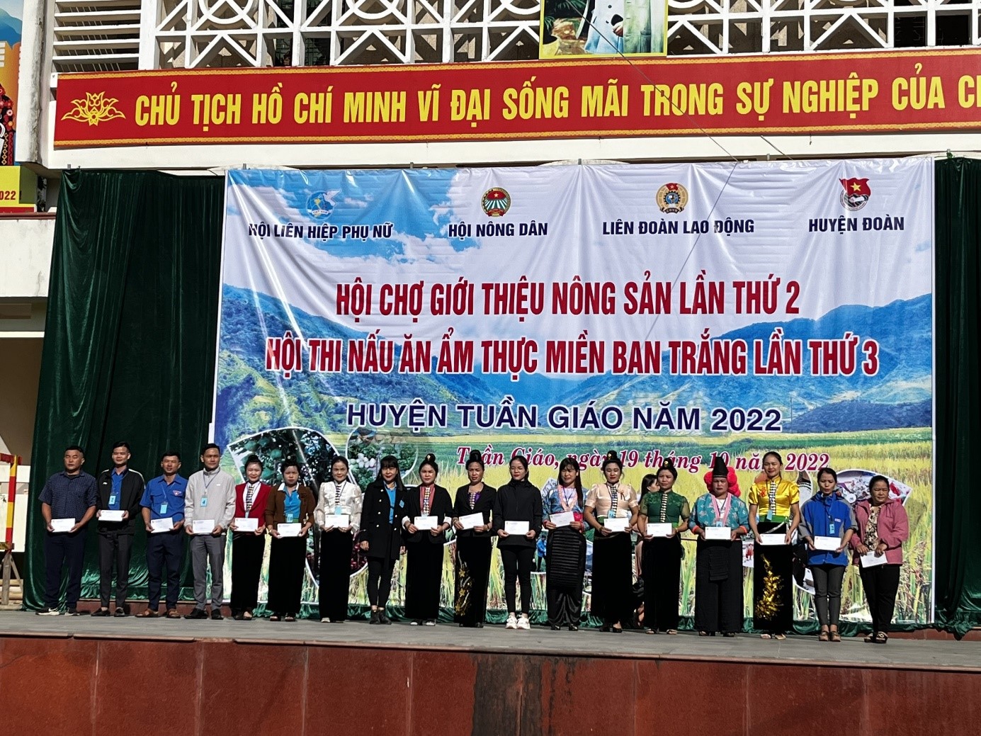 22 tin tuan giao hoi cho gioi thieu nong san va hoi thi nau an am thuc mien ban trang 2022 01