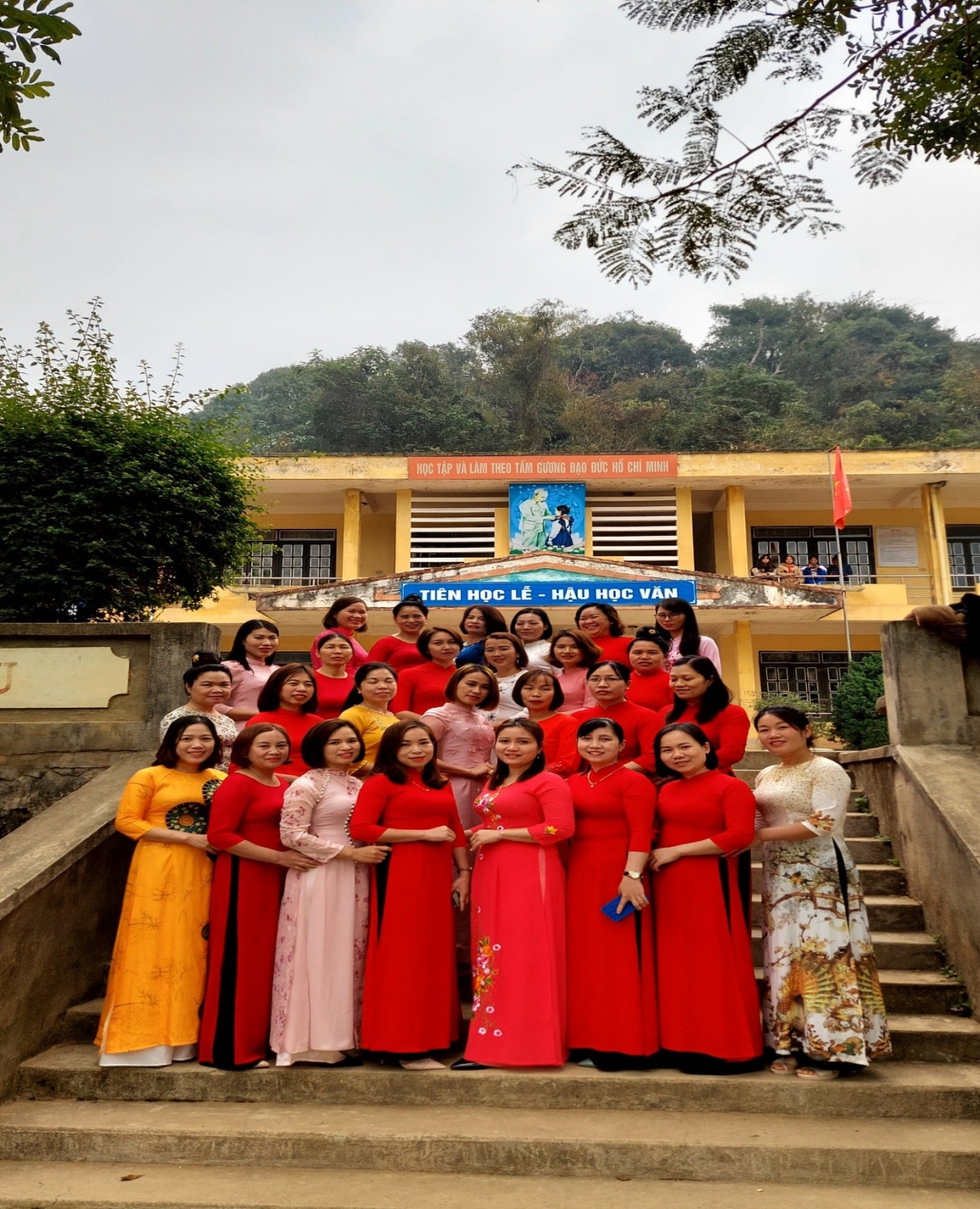 78 Tin tuan le ao dai dien bien dong 01