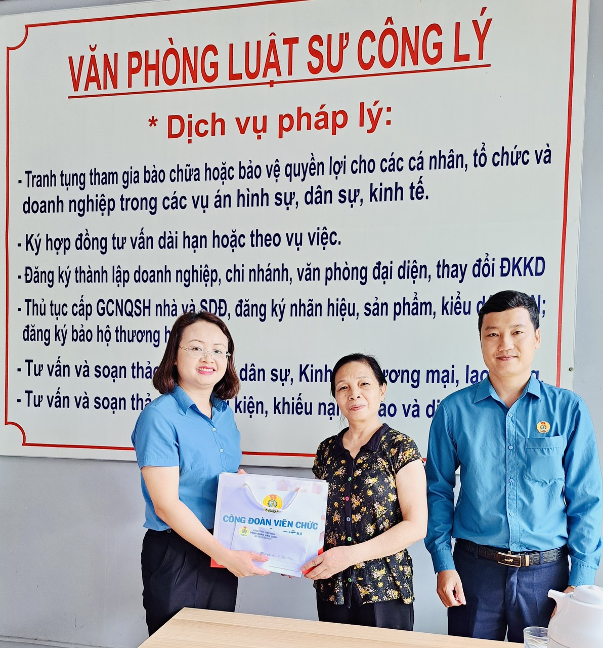 Tin CĐVC thăm hỏi các đ c nguyên lãnh đạo CĐVC (Lữ Giang Nam duyệt) 03