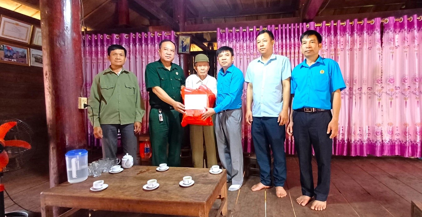 24 anh 3